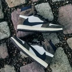Air Jordan 1 Retro High Travis Scott "Cactus Jack" 15 Air Jordan 1 Retro High Travis Scott "Cactus Jack" -MNR BOUTIQUE air jordan 1 retro high travis scott cactus jack 717641