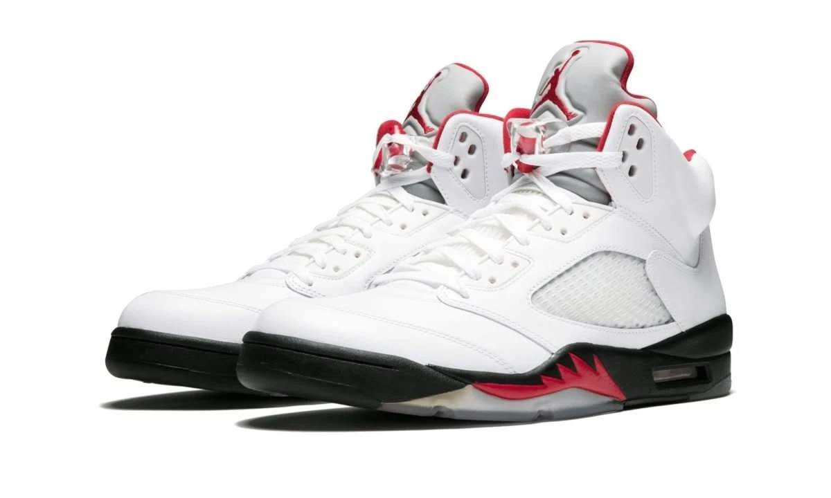 Air Jordan 5 Retro Fire Red (2013) 4 Air Jordan 5 Retro Fire Red (2013) – Image 2