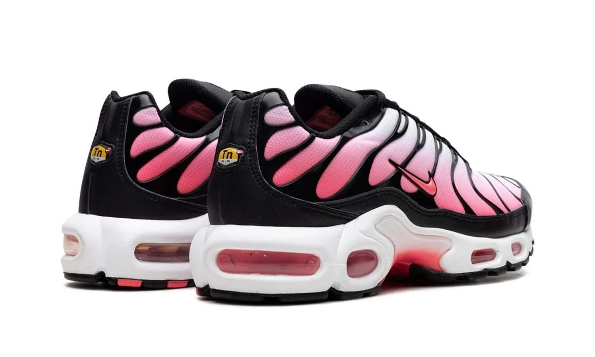 Nike Air Max Plus Black Hot Punch 5 Nike Air Max Plus Black Hot Punch – Image 3