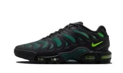 Nike Air Max Plus Drift Black Volt