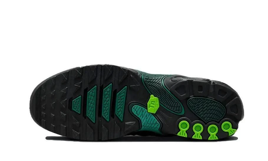 Nike Air Max Plus Drift Black Volt 5 Nike Air Max Plus Drift Black Volt – Image 3