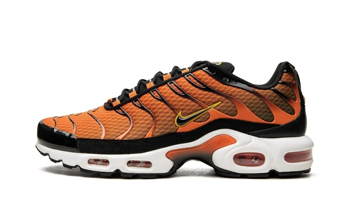 Nike Air Max Plus Safety Orange Black 3 Nike Air Max Plus Safety Orange Black