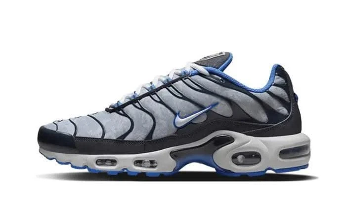 Nike Air Max Plus SE Social FC 3 Nike Air Max Plus SE Social FC