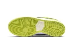 Nike SB Dunk Low Green Apple 7 Nike SB Dunk Low Green Apple -MNR BOUTIQUE sb dunk low green apple 204196