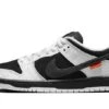 Nike SB Dunk Low TIGHTBOOTH 1 Nike SB Dunk Low TIGHTBOOTH -MNR BOUTIQUE sb dunk low tightbooth 182078