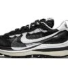 Nike Vaporwaffle Sacai Black White 2 Nike Vaporwaffle Sacai Black White -MNR BOUTIQUE vaporwaffle sacai black white 225972