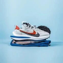 Nike Vaporwaffle Sacai Sport Fuchsia Game Royal -MNR BOUTIQUE vaporwaffle sacai sport fuchsia game royal 628330