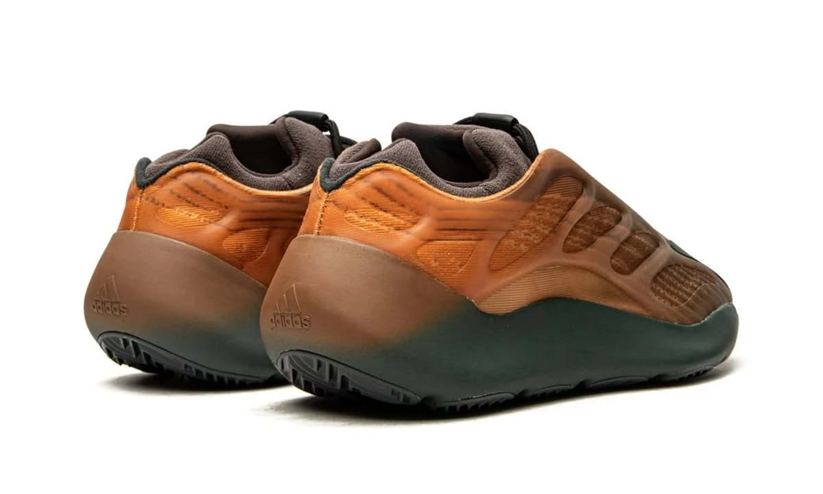ADIDAS Yeezy 700 V3 Copper Fade 5 ADIDAS Yeezy 700 V3 Copper Fade – Image 3