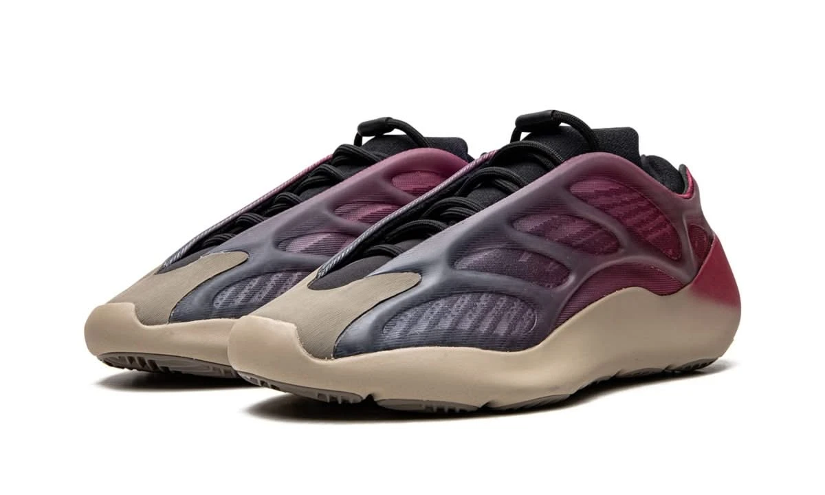 ADIDAS Yeezy 700 V3 Fade Carbon 4 ADIDAS Yeezy 700 V3 Fade Carbon – Image 2