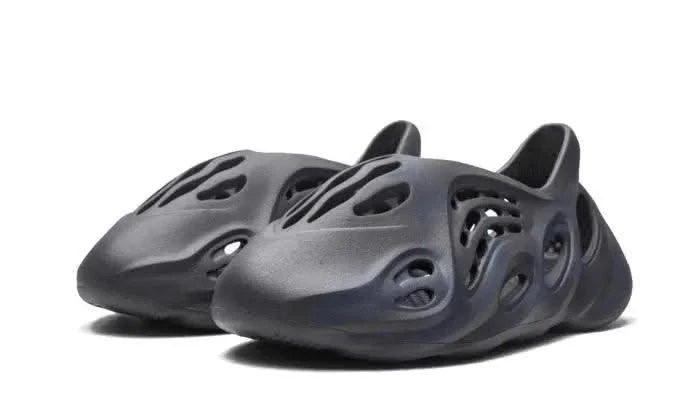 ADIDAS Yeezy Foam RNNR Mineral Blue 4 ADIDAS Yeezy Foam RNNR Mineral Blue – Image 2