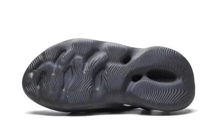 ADIDAS Yeezy Foam RNNR Mineral Blue 6 ADIDAS Yeezy Foam RNNR Mineral Blue – Image 4