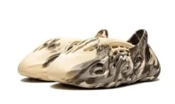 ADIDAS Yeezy Foam RNNR MX Clay Cream 7 ADIDAS Yeezy Foam RNNR MX Clay Cream -MNR BOUTIQUE yeezy foam rnnr mx clay cream 660506