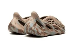 ADIDAS Yeezy Foam RNNR MX Sand Grey 8 ADIDAS Yeezy Foam RNNR MX Sand Grey -MNR BOUTIQUE yeezy foam rnnr mx sand grey 138451