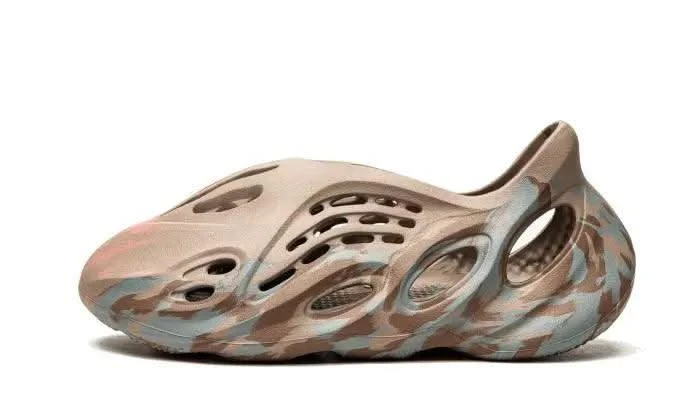 ADIDAS Yeezy Foam RNNR MX Sand Grey 3 ADIDAS Yeezy Foam RNNR MX Sand Grey