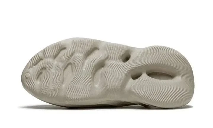 ADIDAS Yeezy Foam RNNR Sand 6 ADIDAS Yeezy Foam RNNR Sand – Image 4