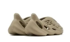 ADIDAS Yeezy Foam RNNR Stone Salt 8 ADIDAS Yeezy Foam RNNR Stone Salt -MNR BOUTIQUE yeezy foam rnnr stone salt 713100