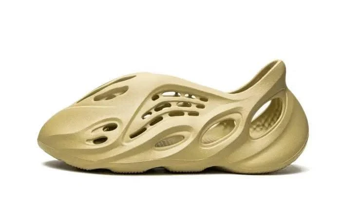 ADIDAS Yeezy Foam RNNR Sulfur 3 ADIDAS Yeezy Foam RNNR Sulfur