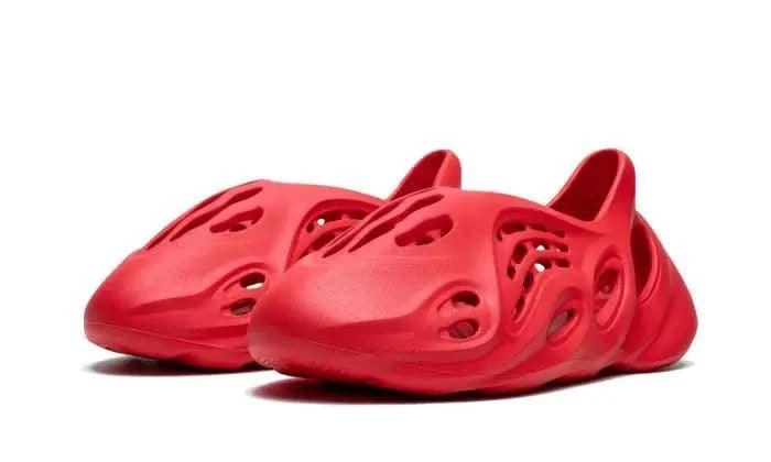 ADIDAS Yeezy Foam RNNR Vermillion 4 ADIDAS Yeezy Foam RNNR Vermillion – Image 2